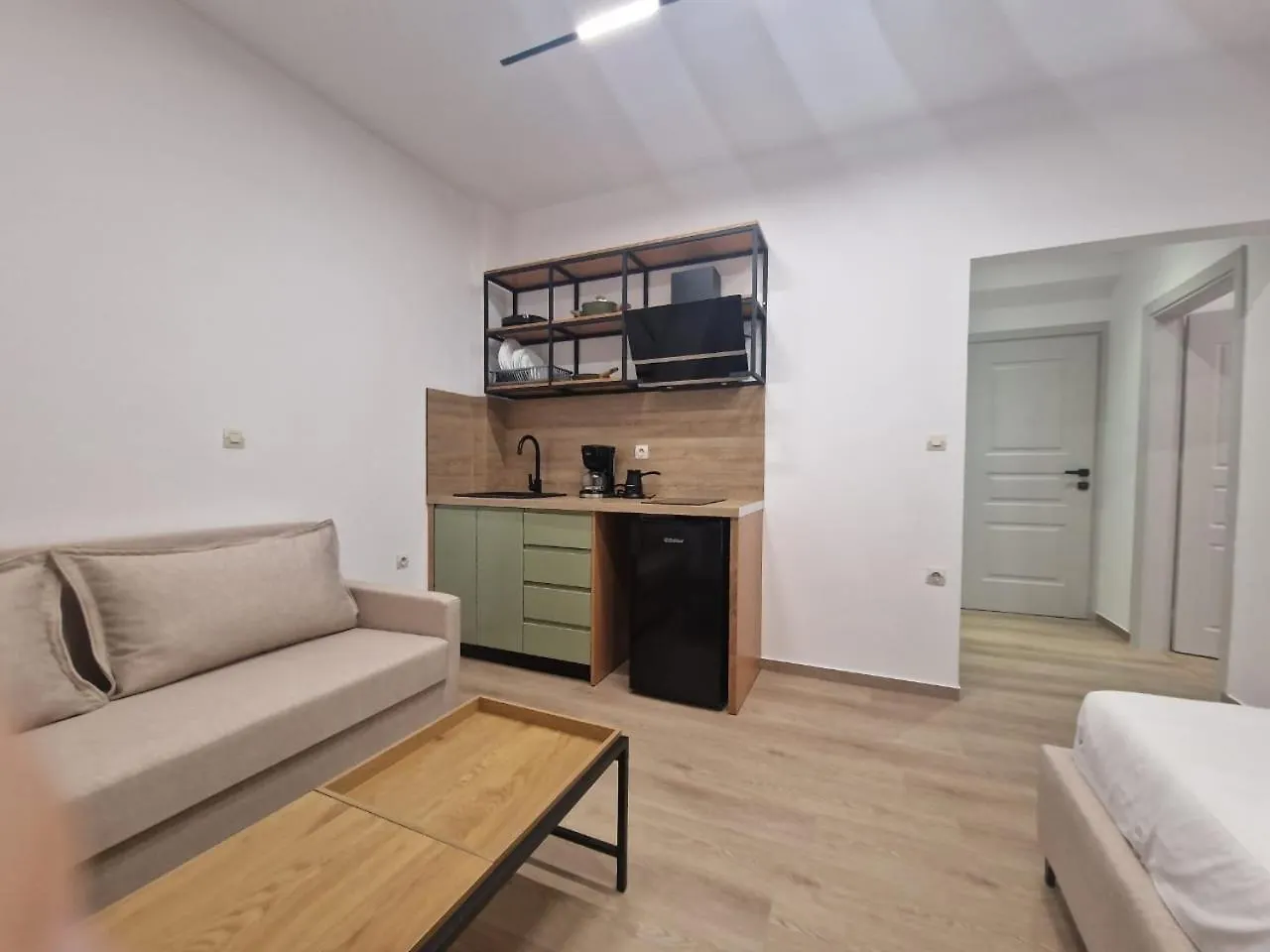 Lido Apartments Himare