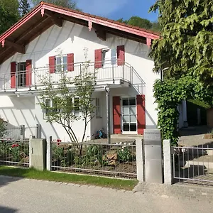 Wolfˋs Appartement Neubeuern