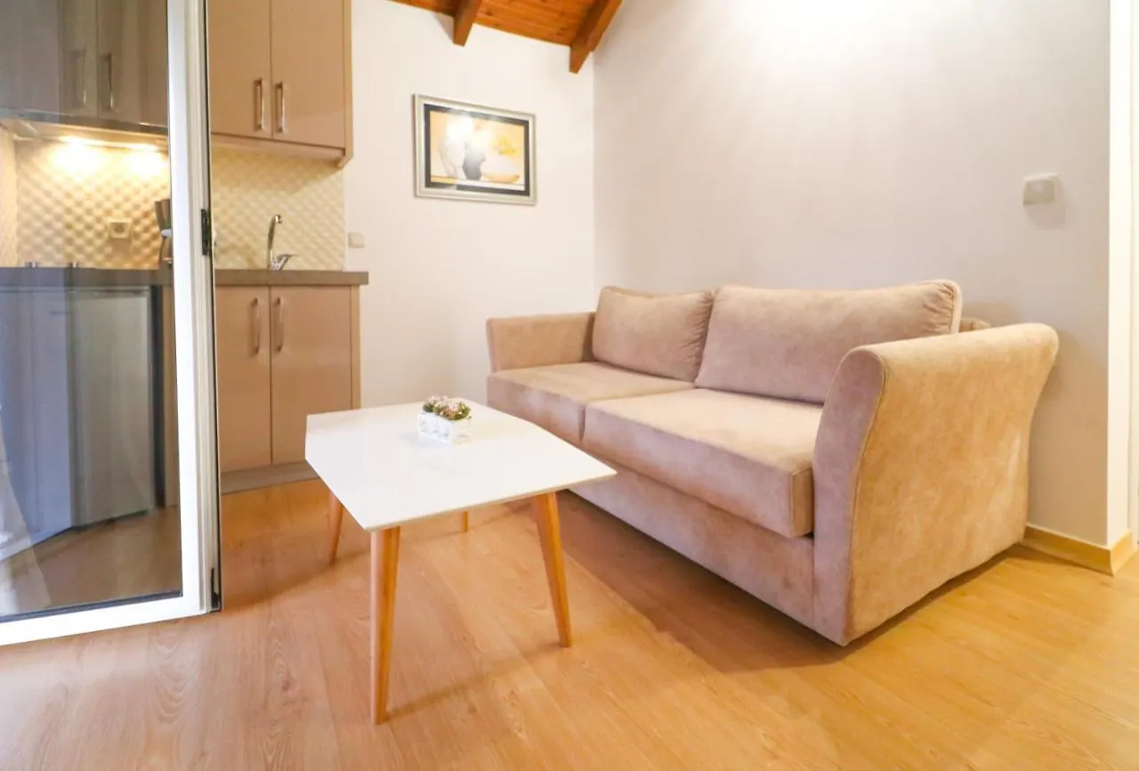 Lido Apartments Himare