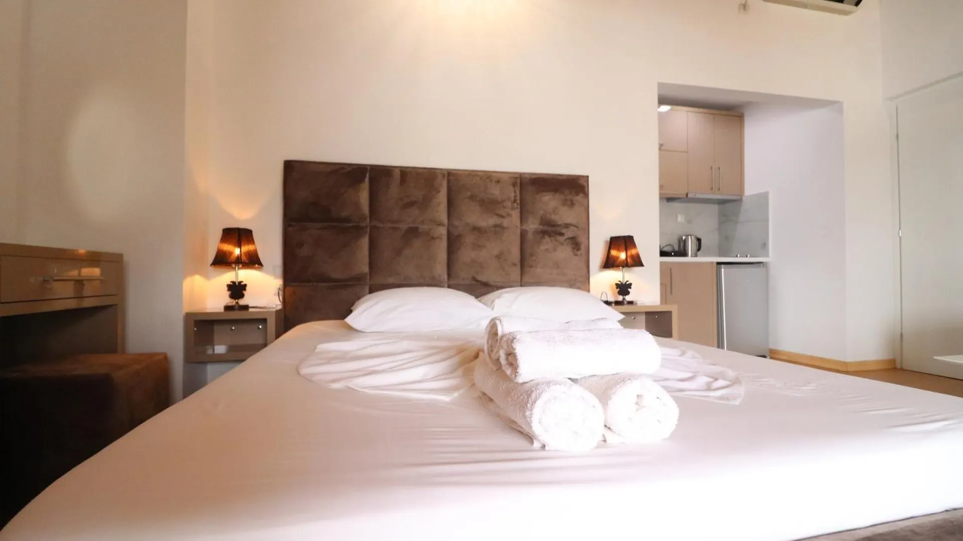 Lido Apartments Himare