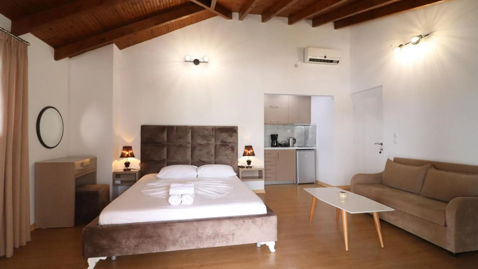 Lido Apartments Himare